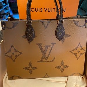 LOUIS VUITTON ONTHEGO MM